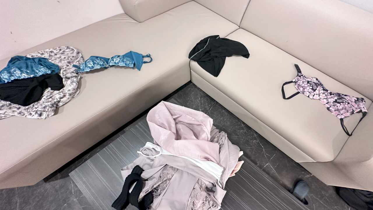 FC2PPV 4546825 Limited To The First 20 People 7000pt → 3980pt "Limited" What Happened When I Was Taking A Break At A Hotel With The Girls Who Missed The Last Train After Dinner.