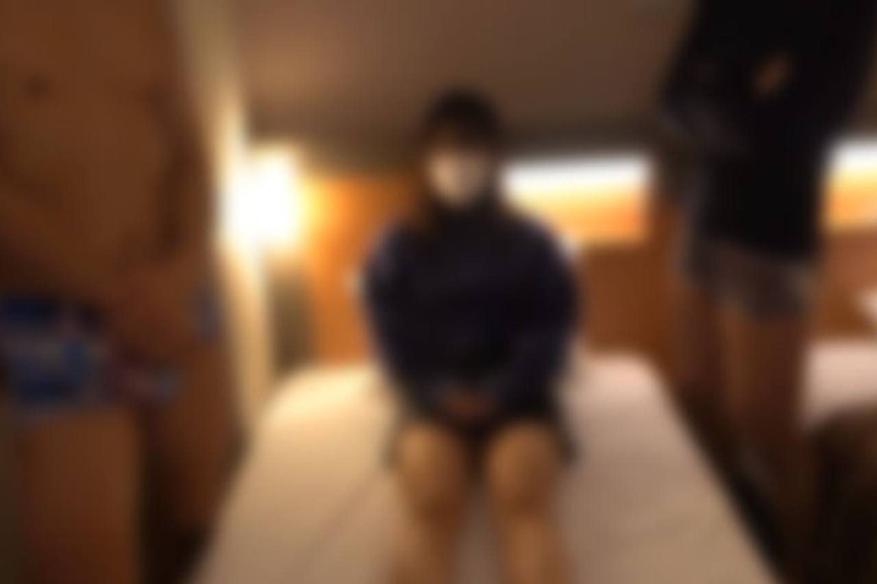 MGNL-055 "Limited To Girls With Big Breasts In Competitive Swimsuits! Get The Prize Money If You Make The Male Club Members Ejaculate!" A Plump, Beautiful, Big-Breasted Female Club Member Solves The Male Club Members’ Penis Problems By Wanking Them Off! Although Confused, She Squeezes Them Out Well And Squirts 7 Ejaculations Covered In Semen All Over Her Body♪ [Street Corner Amateur Monitoring #Suzu #Swimming Club]